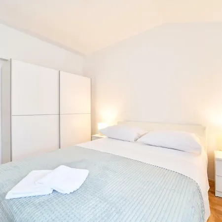 Apartman Novokmet-crno * זאדאר