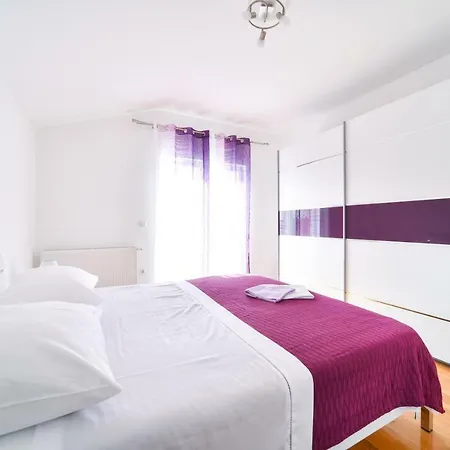 Apartman Novokmet-crno זאדאר