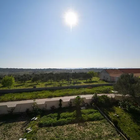 Apartman Novokmet-crno
